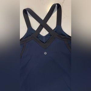 Lululemon Top with bra support (dark blue)